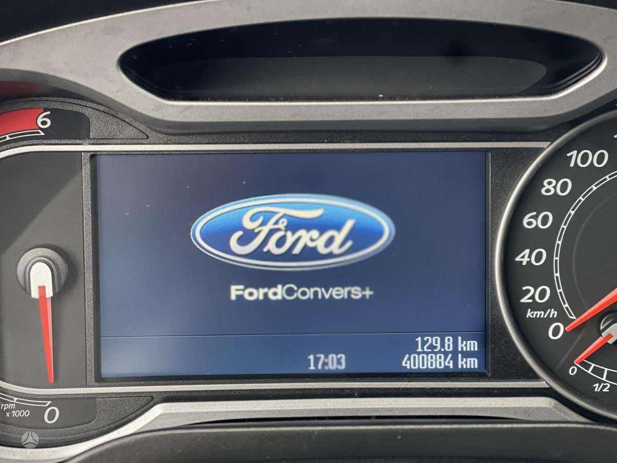 Ford Galaxy 2010 — photo 16