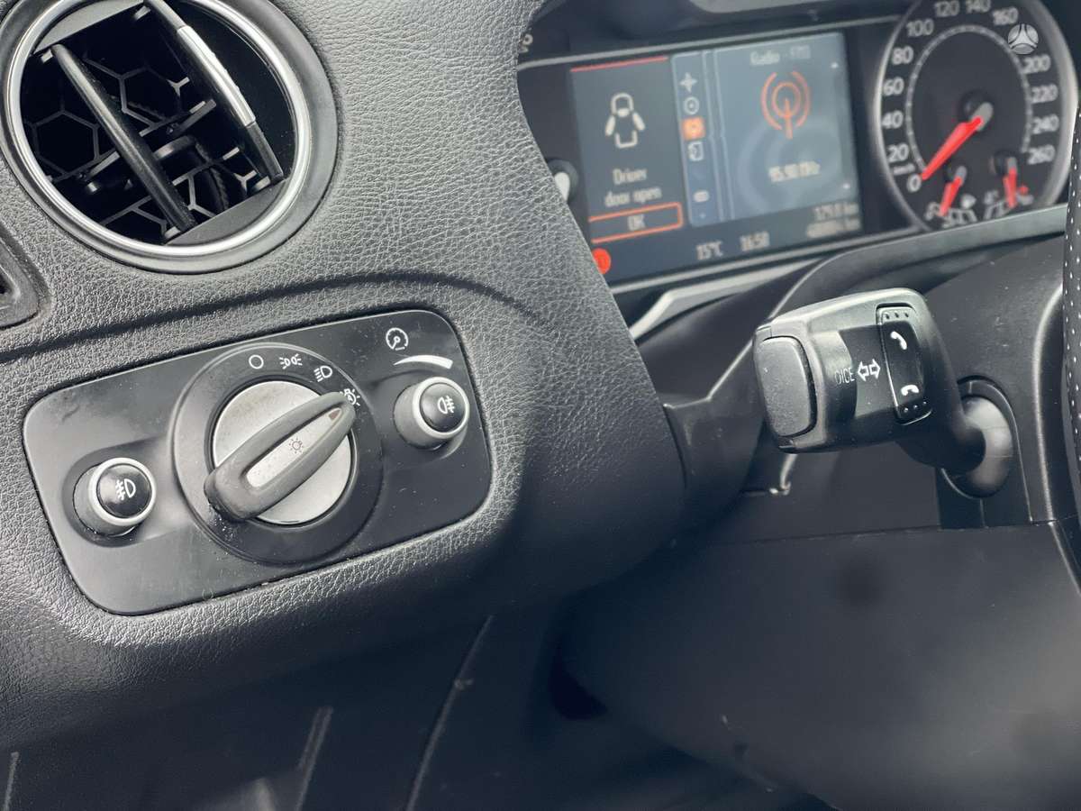 Ford Galaxy 2010 — photo 19