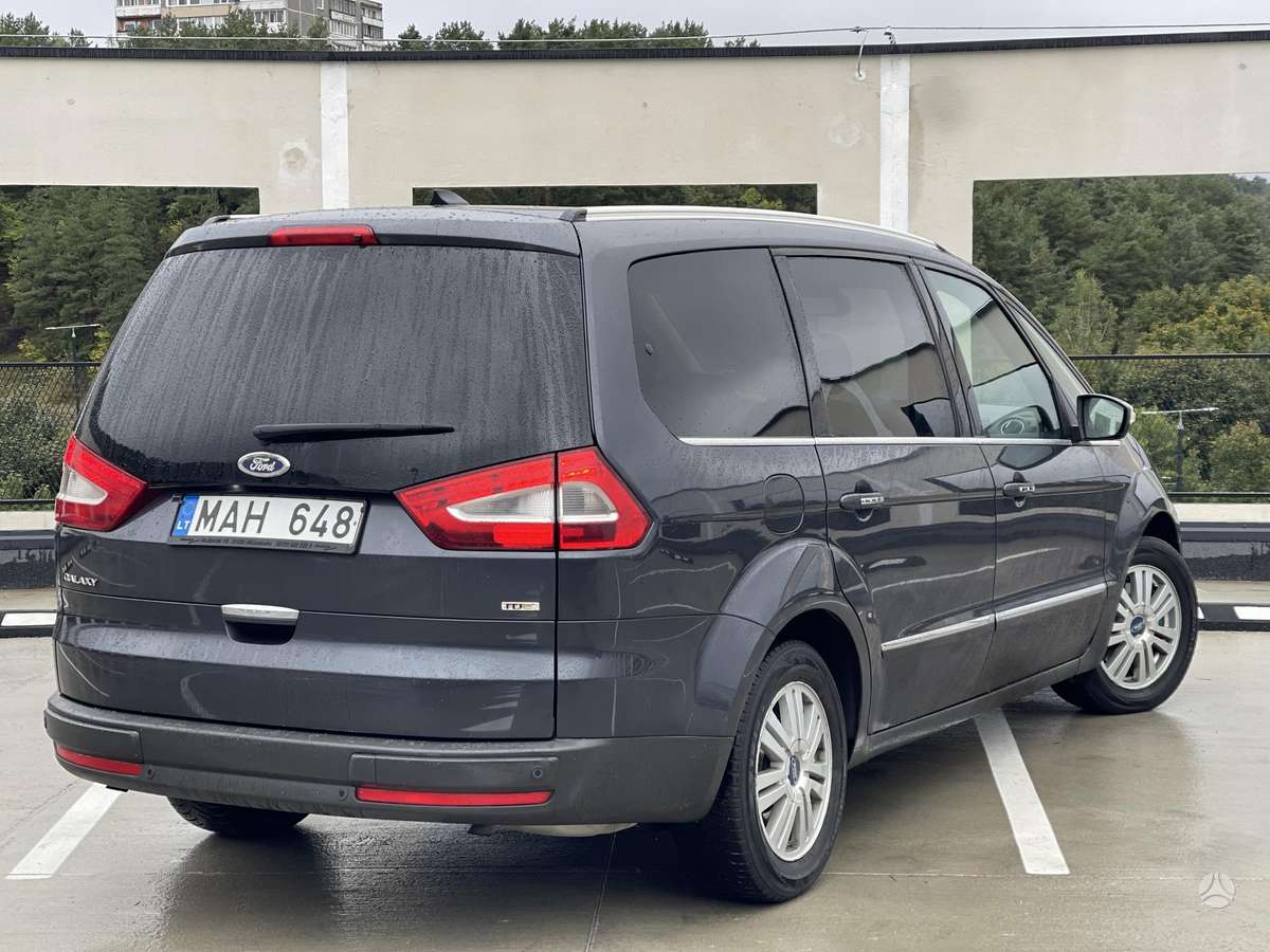 Ford Galaxy 2010 — interior