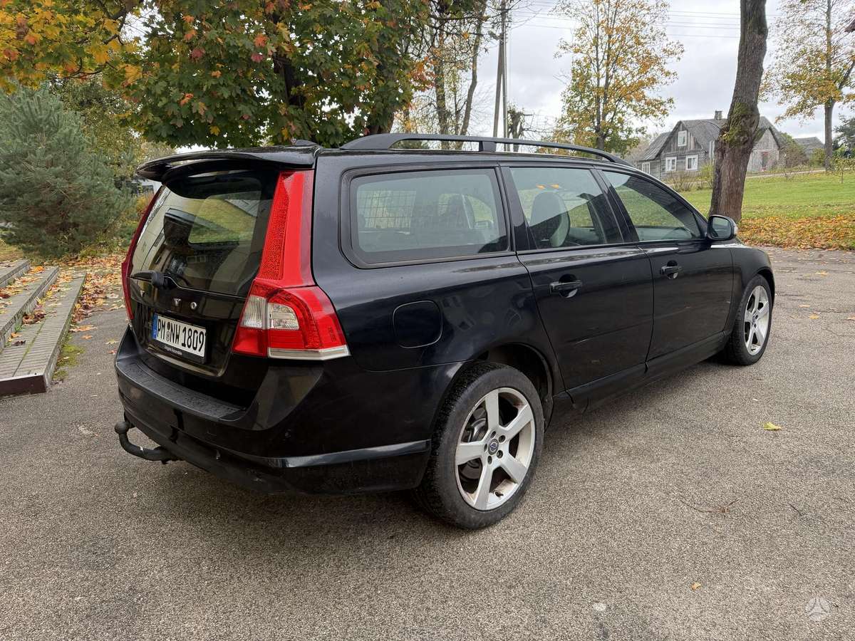 Volvo V70 2009 — двигун 2401 cm³, 185 HP (136kW)