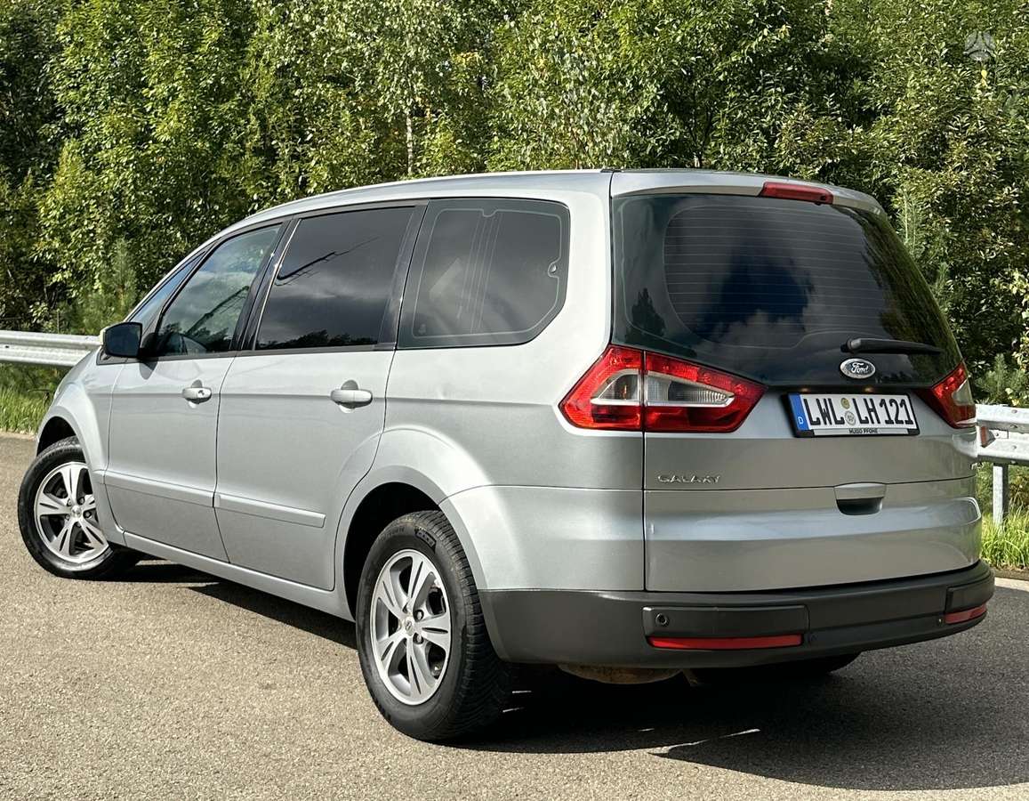 Ford Galaxy 2011 — салон