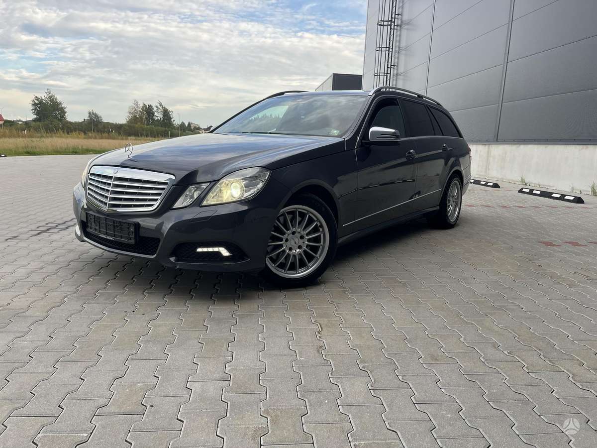 Mercedes-Benz E350, 2010