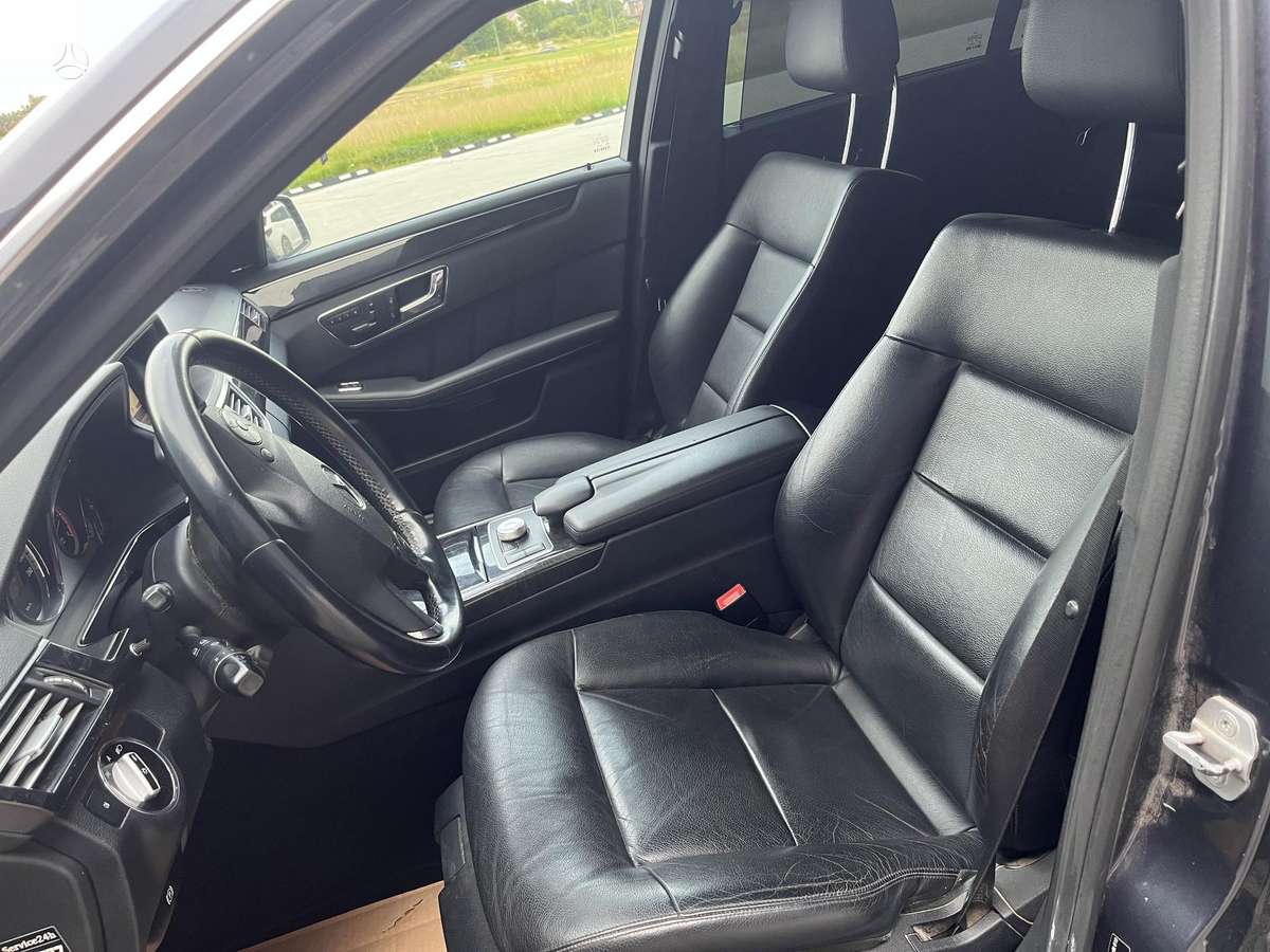 Mercedes-Benz E350 2010 — photo 10