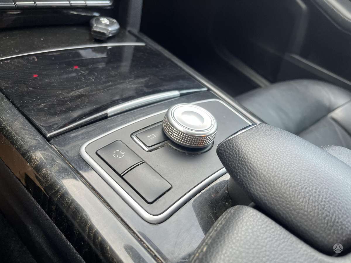 Mercedes-Benz E350 2010 — photo 19