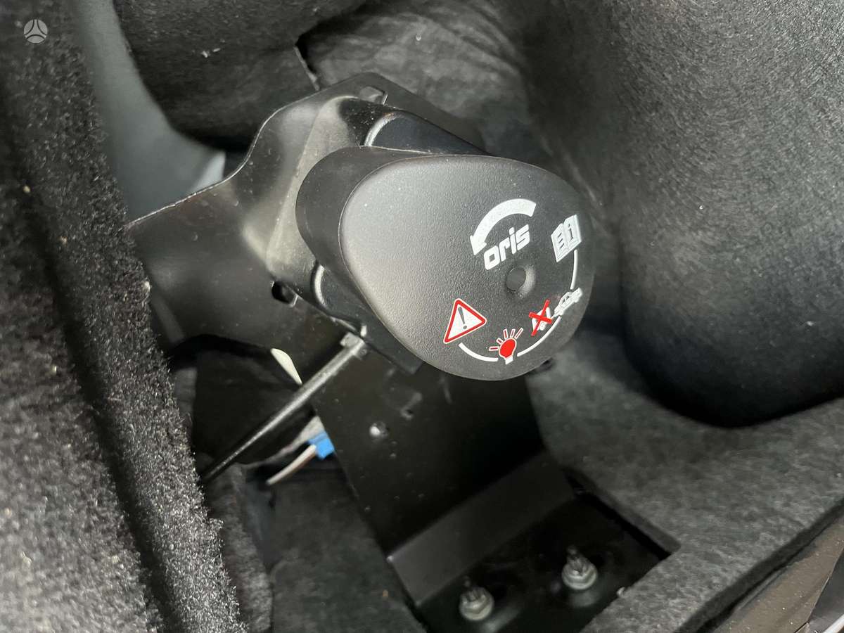 Mercedes-Benz E350 2010 — photo 22