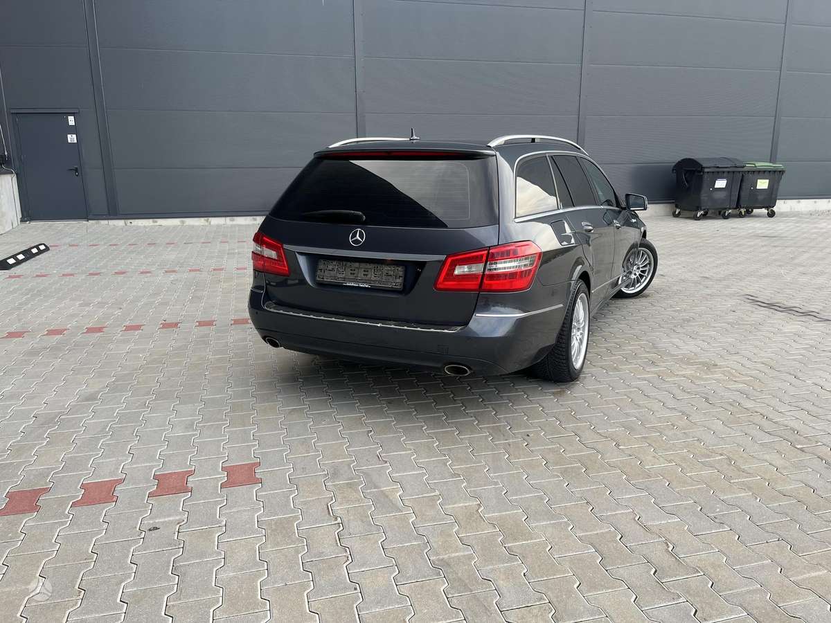 Mercedes-Benz E350 2010 — photo 6