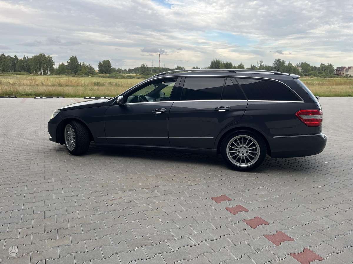 Mercedes-Benz E350 2010 — photo 8