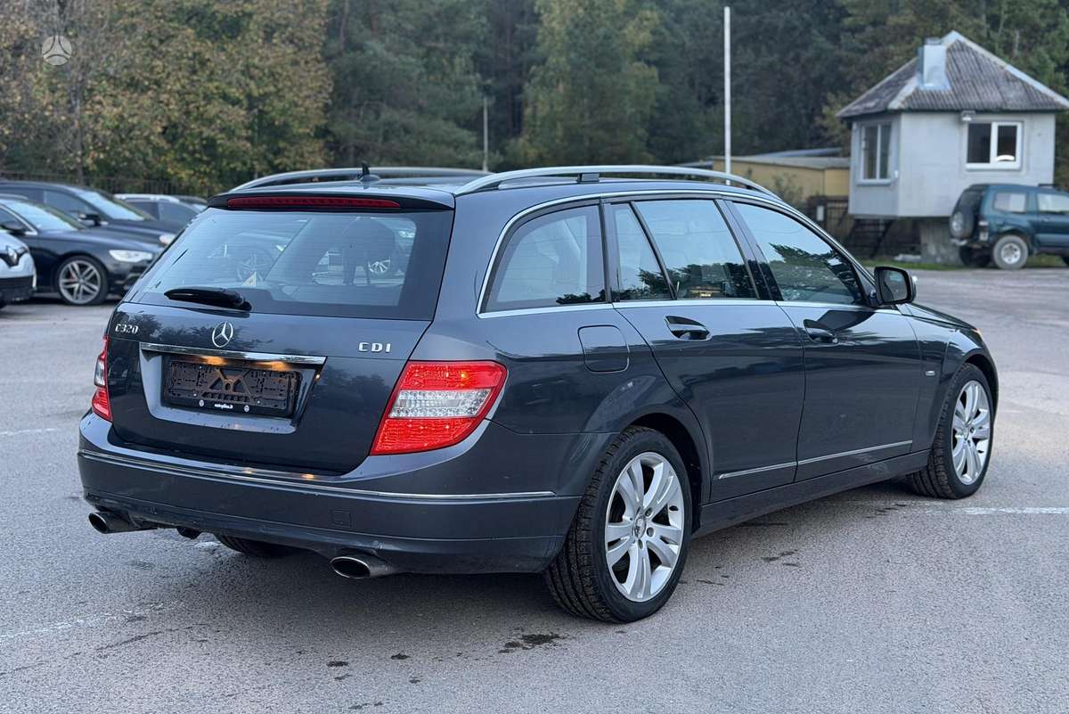 Mercedes-Benz C320 2008 — двигун 2987 cm³, 224 HP (165kW)
