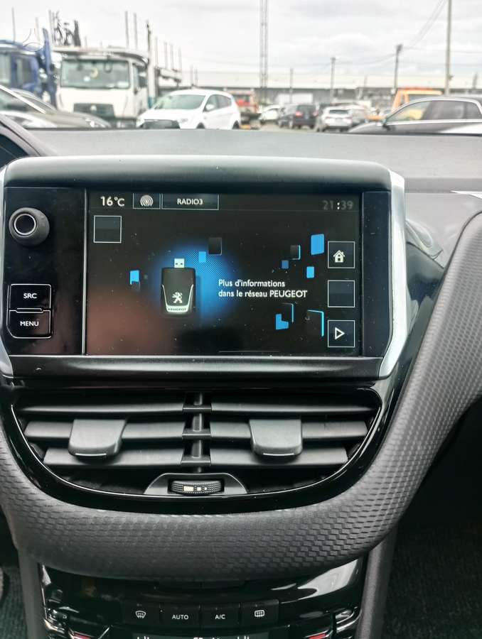 Peugeot 2008 2013 — photo 18