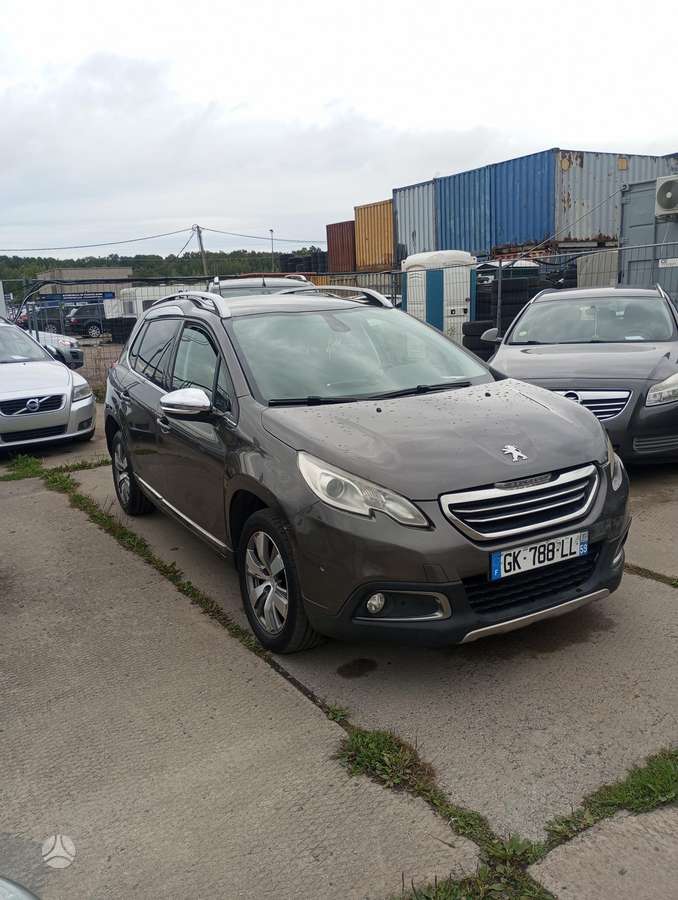 Peugeot 2008 2013 — rear view