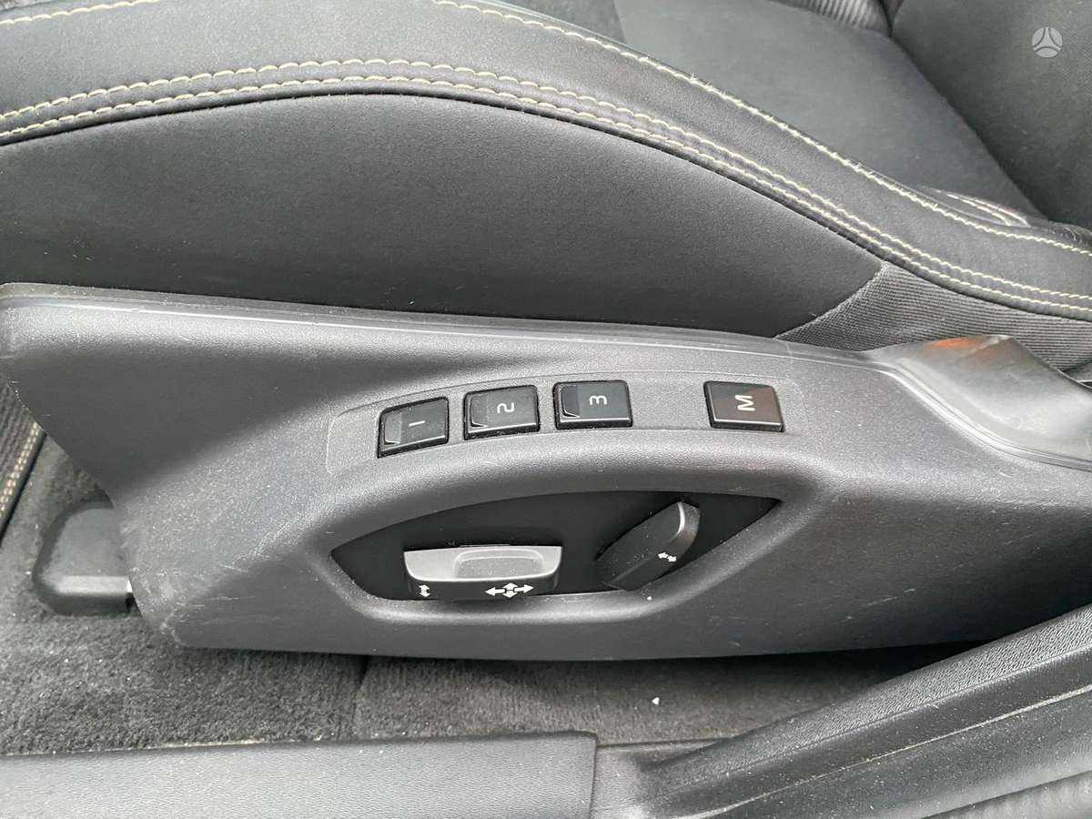 Volvo V60 2012 — photo 14