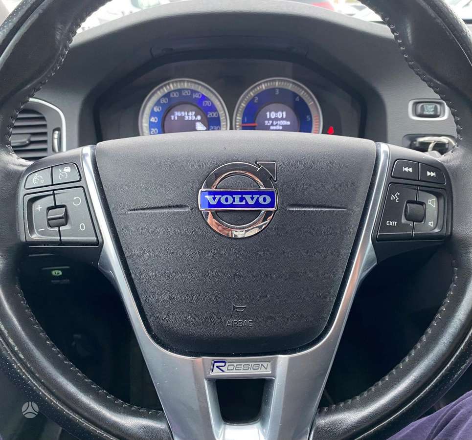 Volvo V60 2012 — photo 17