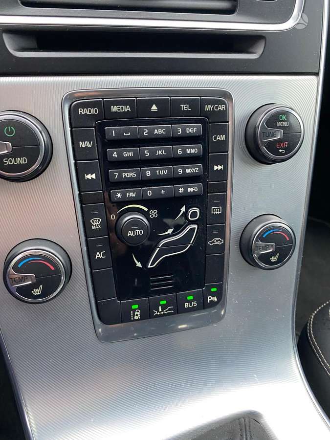 Volvo V60 2012 — photo 20