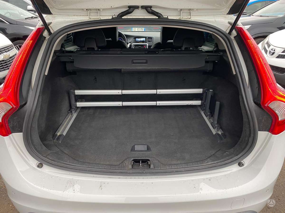 Volvo V60 2012 — photo 27