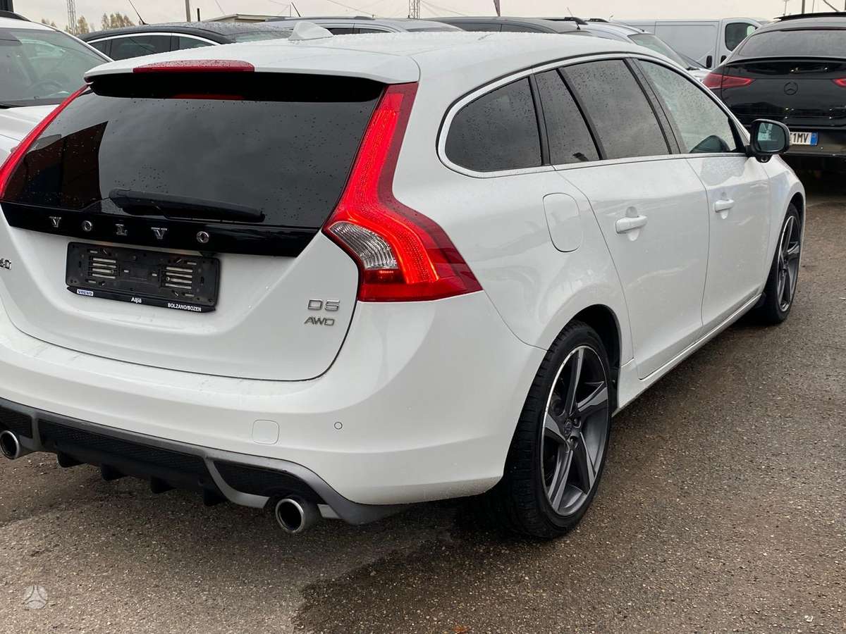 Volvo V60 2012 — photo 6