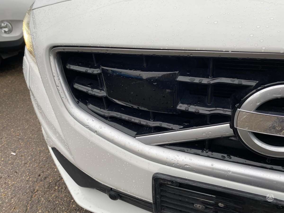 Volvo V60 2012 — photo 8