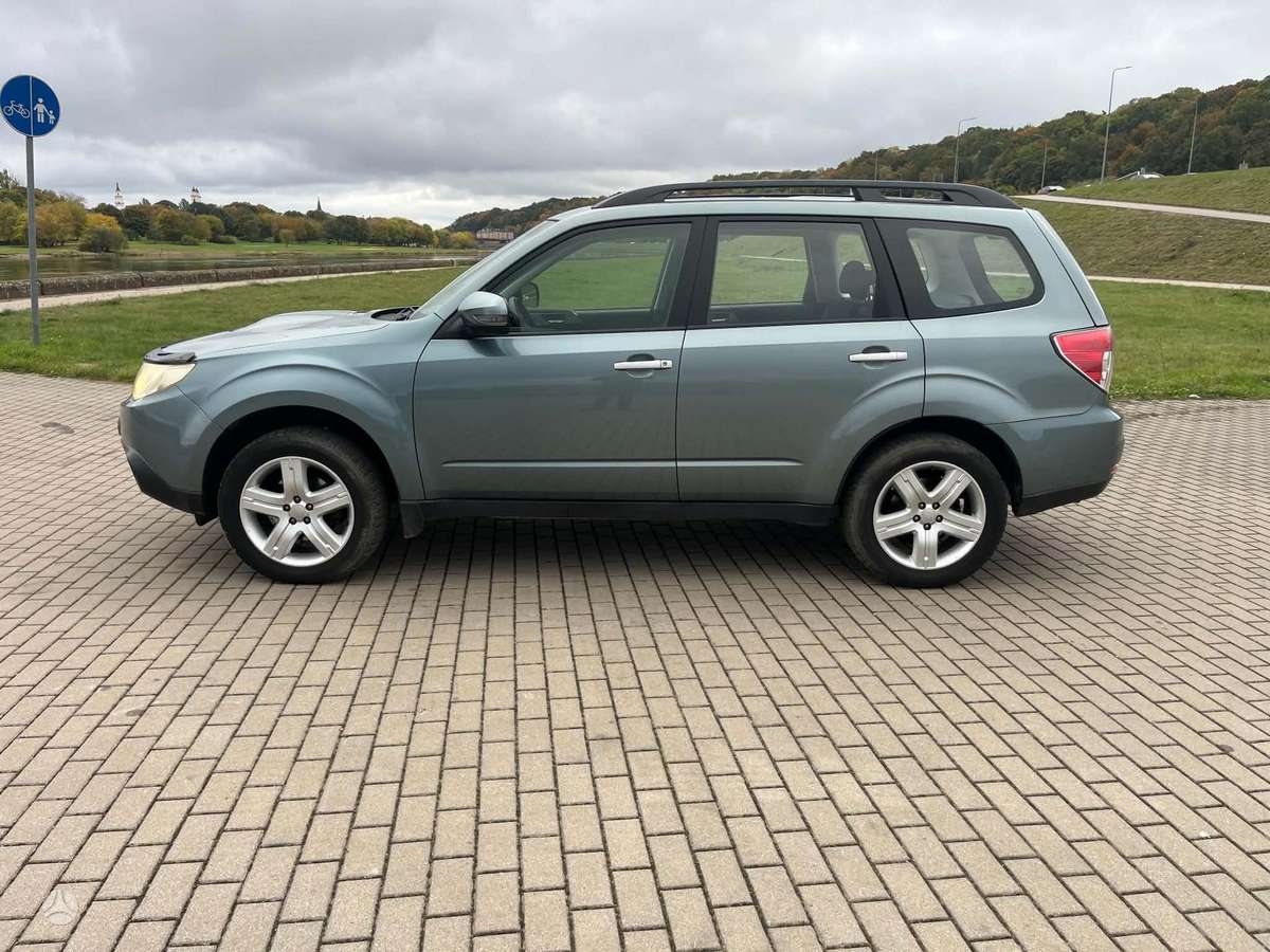 Subaru Forester 2011 — двигун 1998 cm³, 147 HP (108kW)