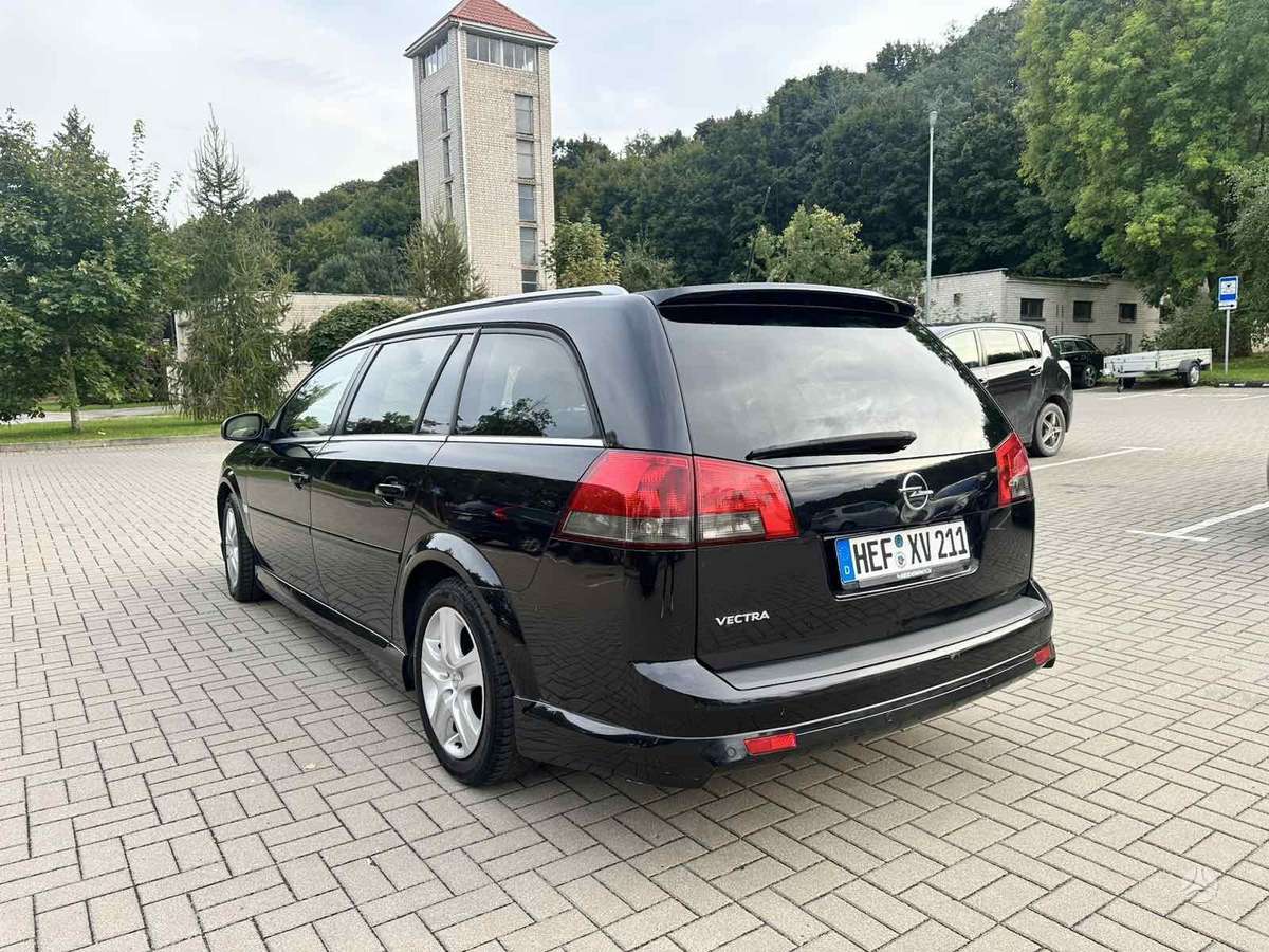 Opel Vectra 2009 — engine 1910 cm³, 150 HP (110kW)