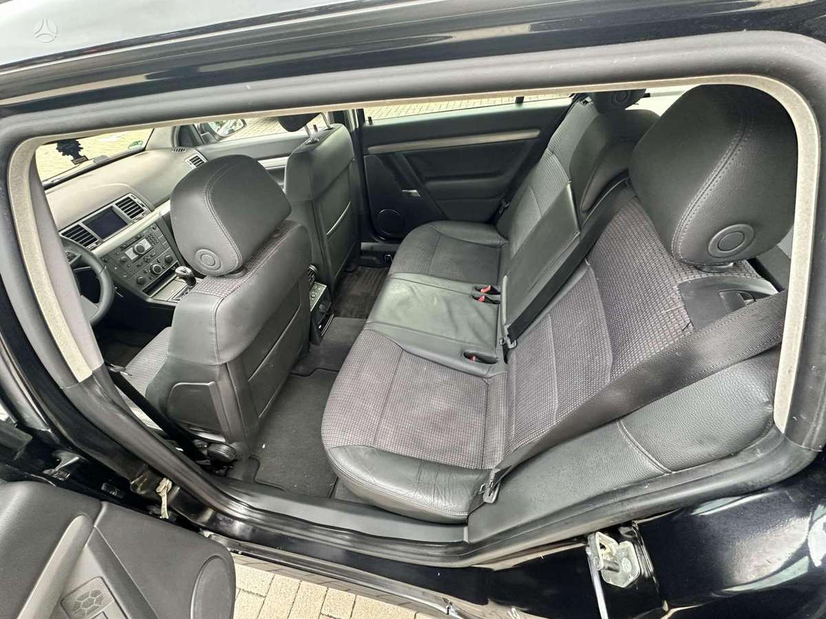 Opel Vectra 2009 — photo 8