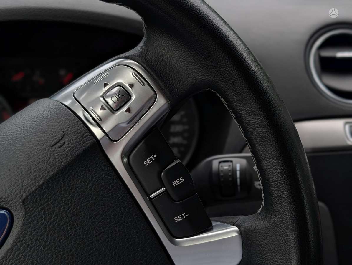 Ford Galaxy 2013 — фото 12