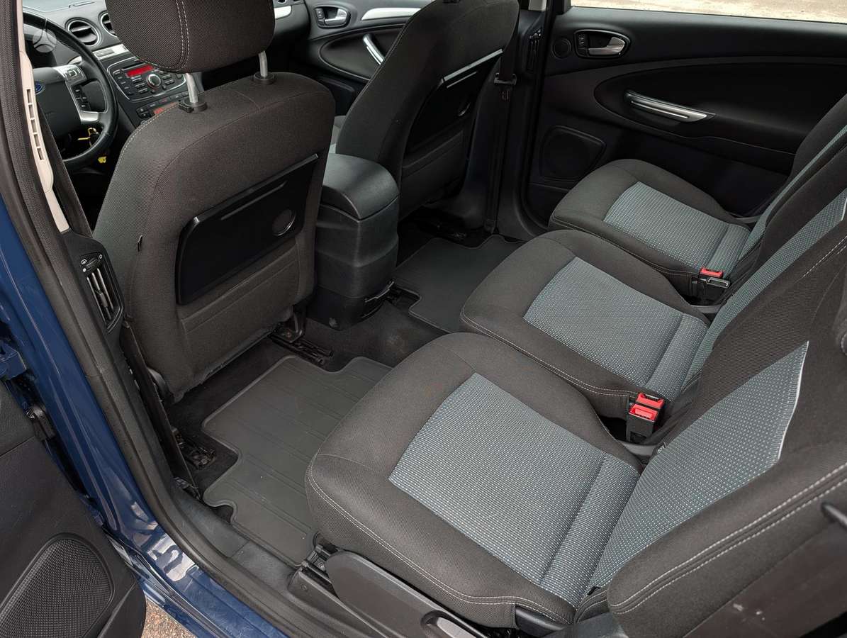 Ford Galaxy 2013 — фото 15