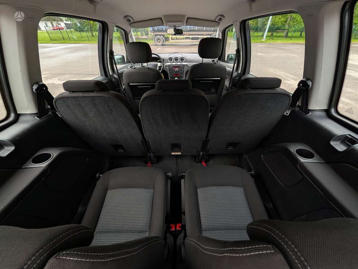 Ford Galaxy 2013 — фото 28