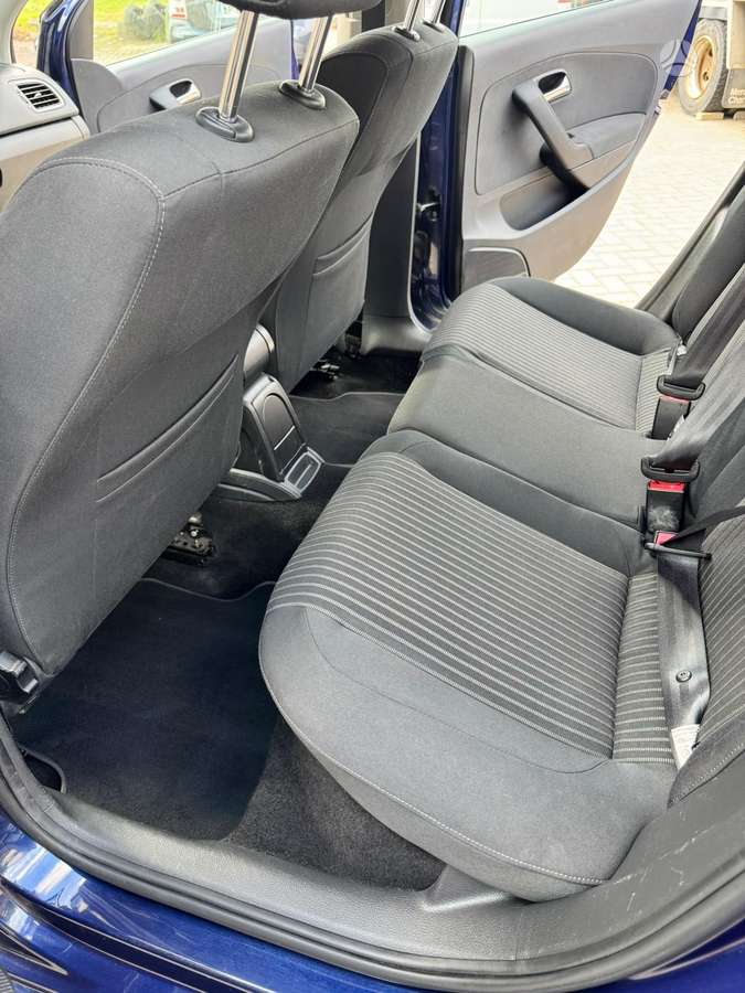 Volkswagen Polo 2011 — photo 8