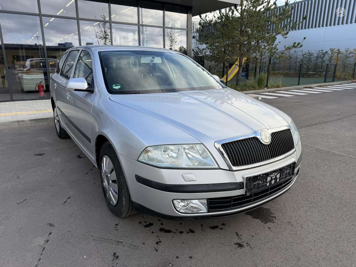 Skoda Octavia 2007 — вигляд ззаду