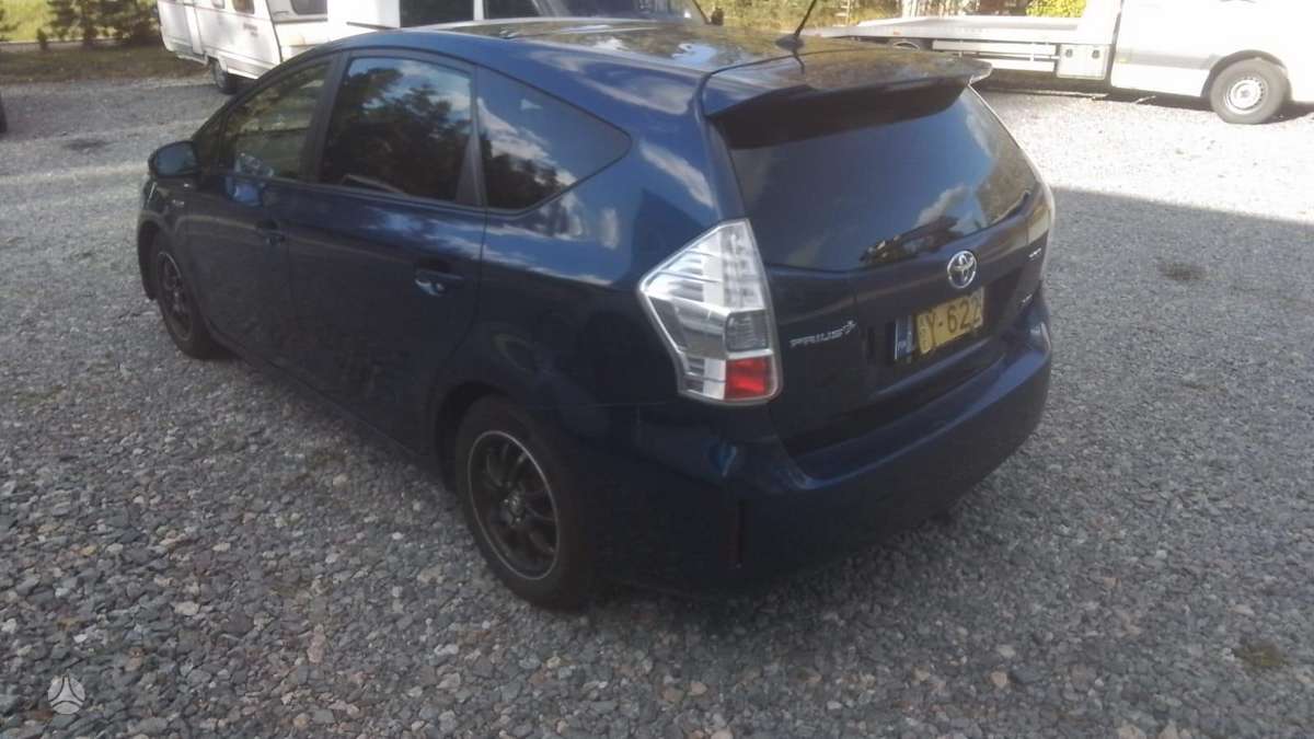 Toyota Prius+ 2013 — двигун 1798 cm³, 99 HP (73kW)