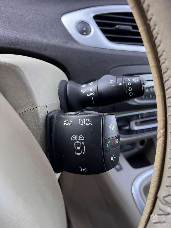 Renault Scenic 2010 — фото 19