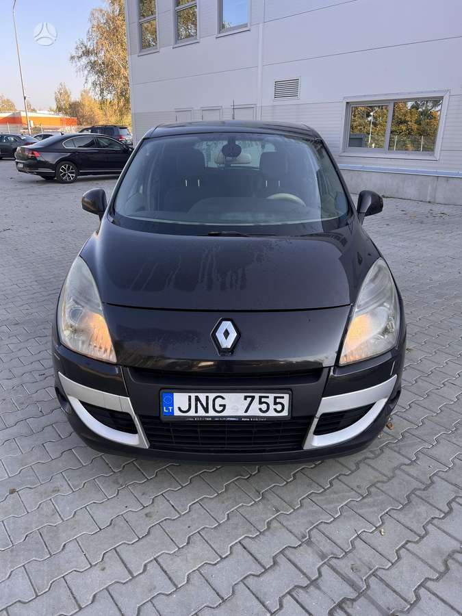 Renault Scenic 2010 — салон