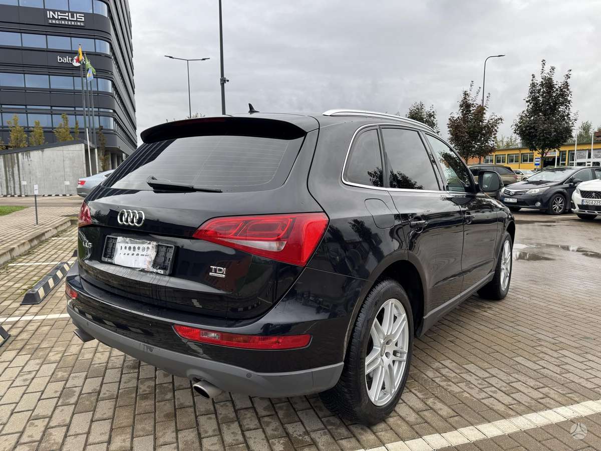 Audi Q5 2011 — двигун 2967 cm³, 241 HP (177kW)