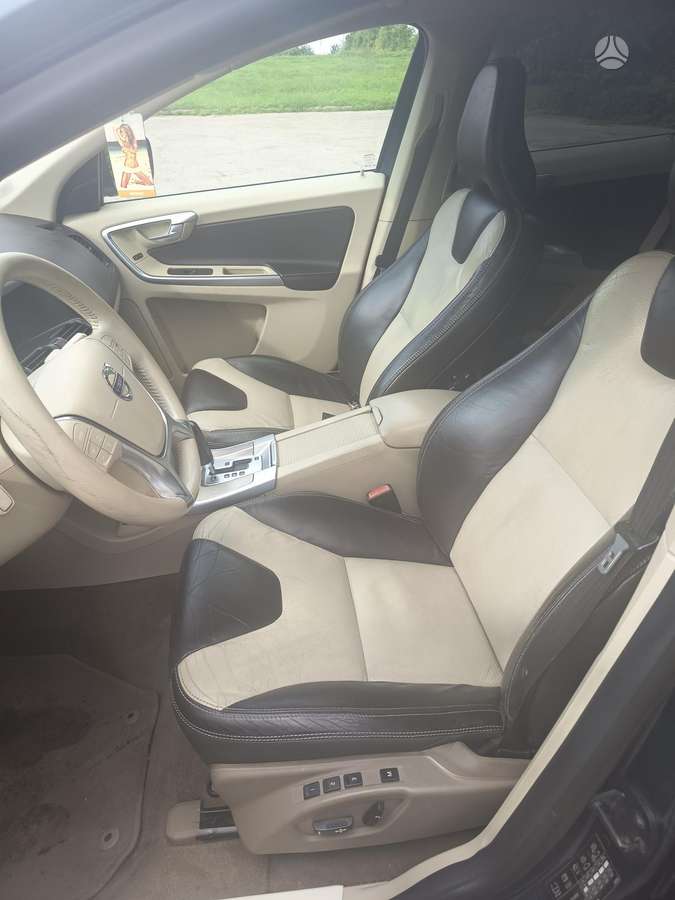 Volvo XC60 2009 — photo 13