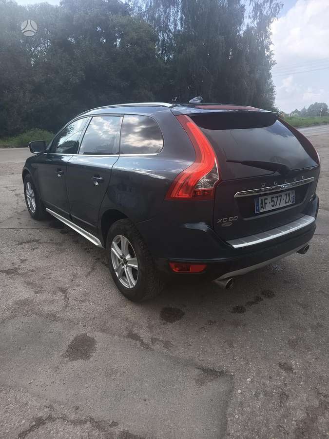 Volvo XC60 2009 — interior
