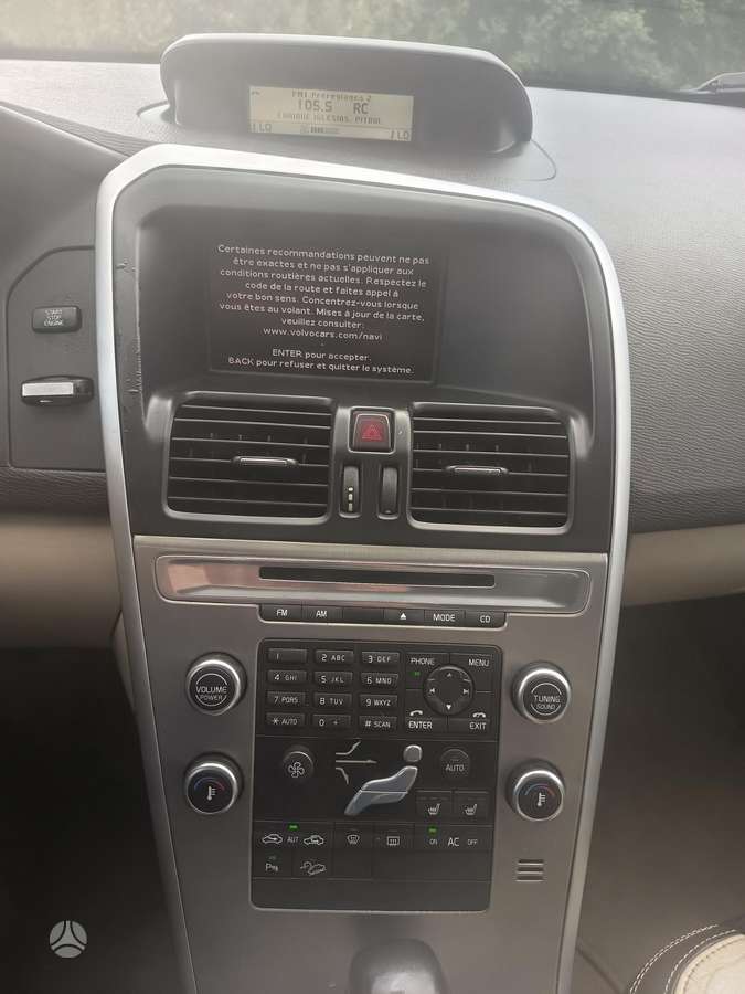 Volvo XC60 2009 — photo 7