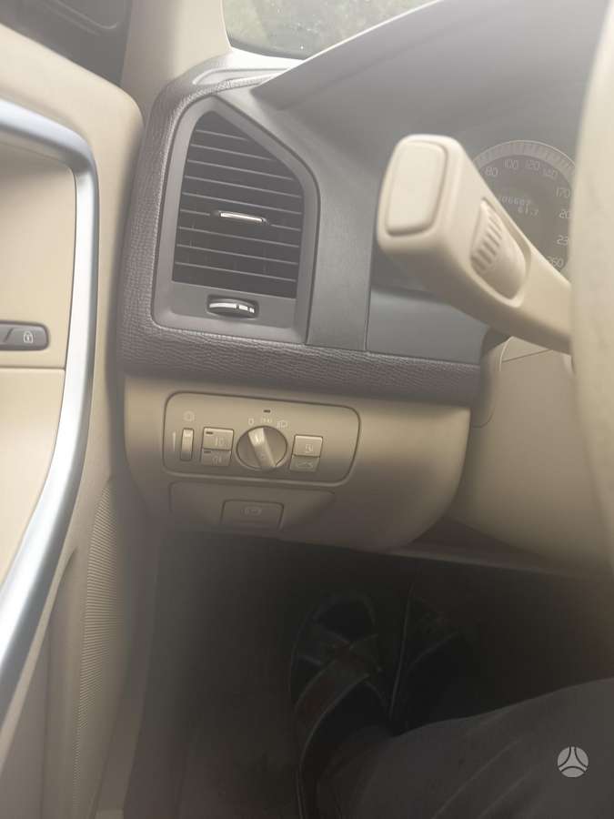 Volvo XC60 2009 — photo 9