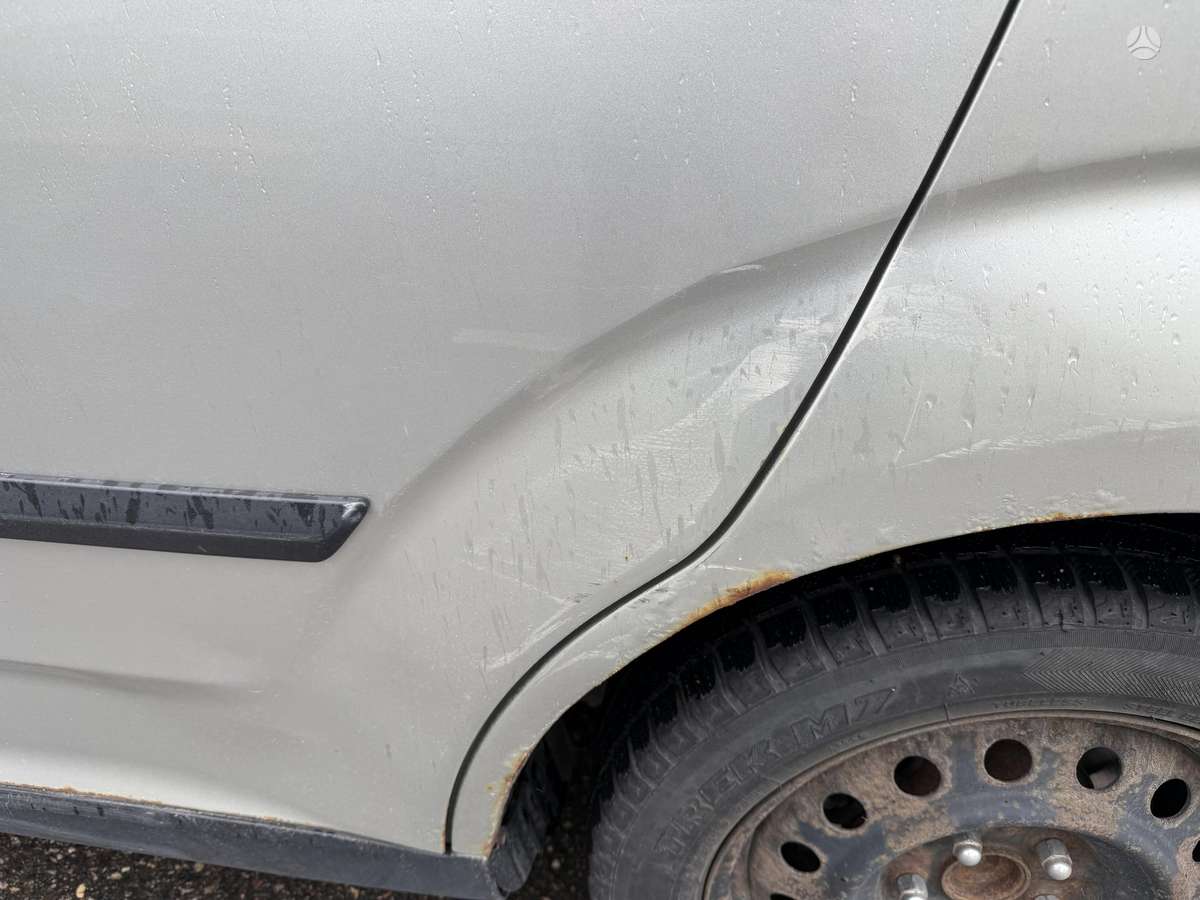 Toyota Corolla 2004 — photo 11