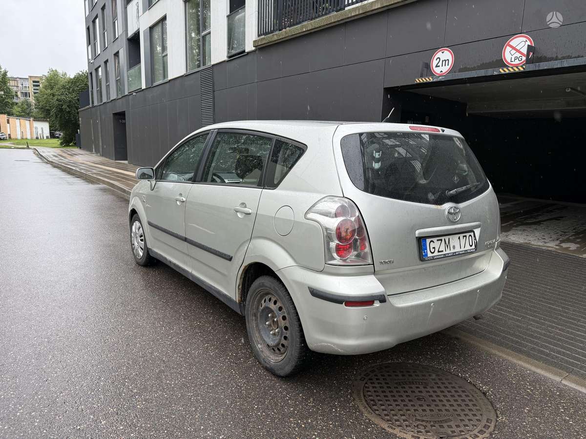 Toyota Corolla 2004 — photo 12