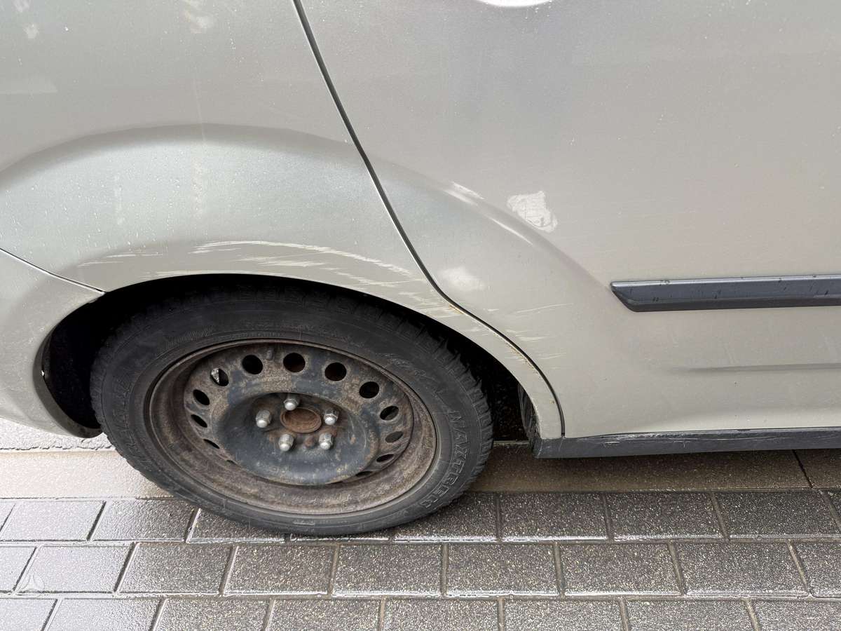 Toyota Corolla 2004 — photo 17
