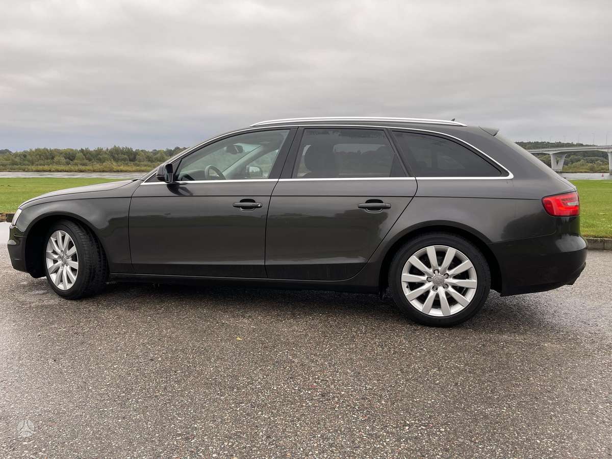Audi A4 2013 — салон