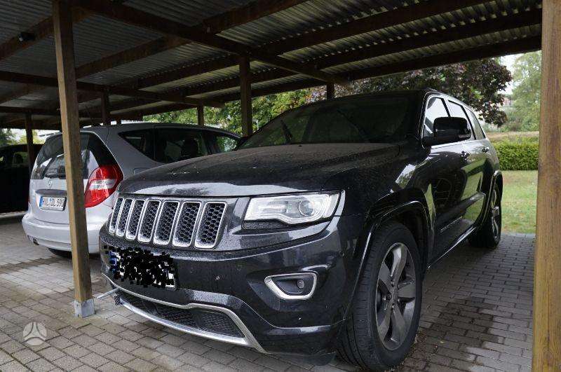 Jeep Grand 2015 — rear view