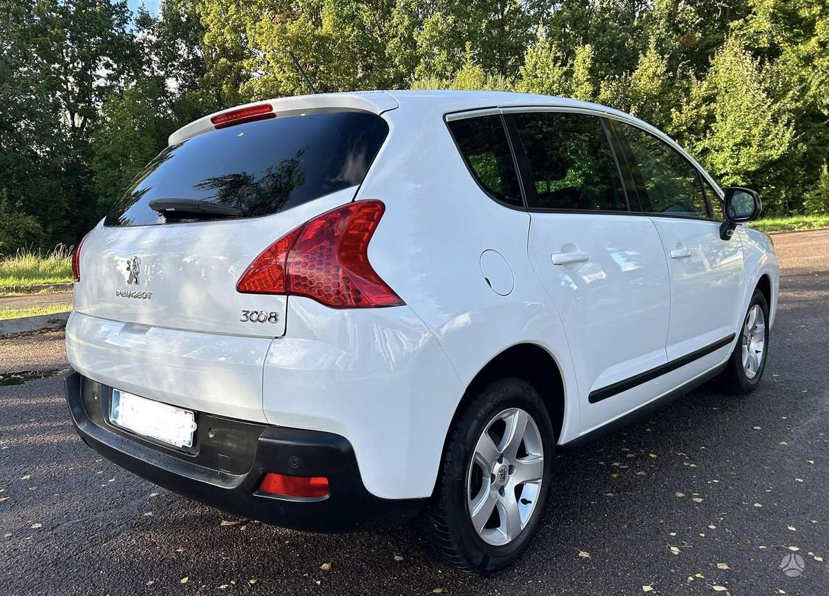 Peugeot 3008 2013 — engine 1600 cm³, 111 HP (82kW)