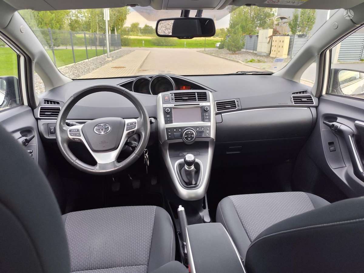 Toyota Verso 2013 — photo 11