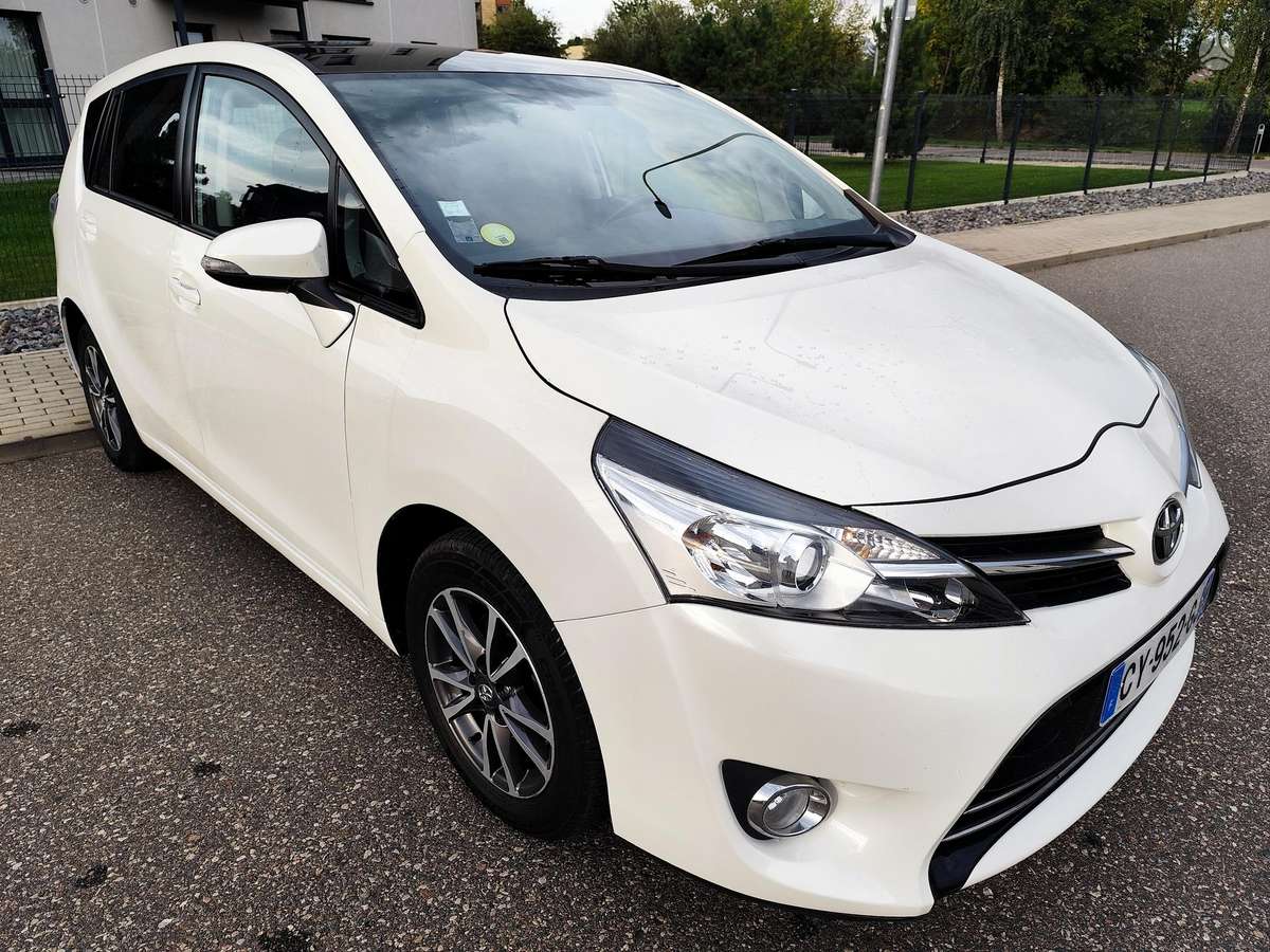 Toyota Verso 2013 — engine 1998 cm³, 124 HP (91kW)
