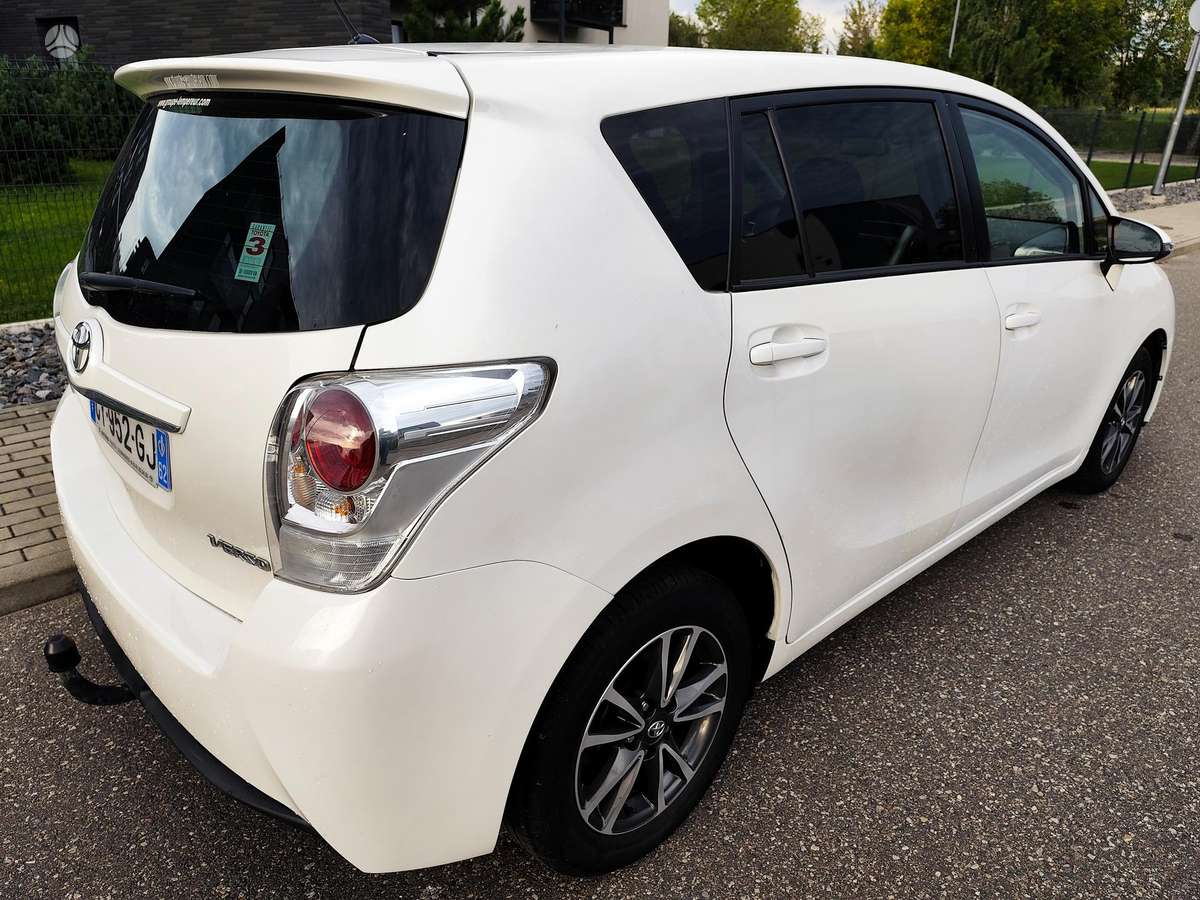 Toyota Verso 2013 — photo 8