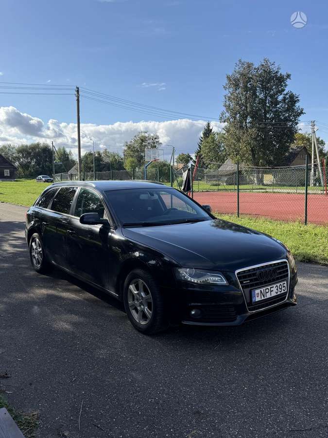 Audi A4 2010 — rear view