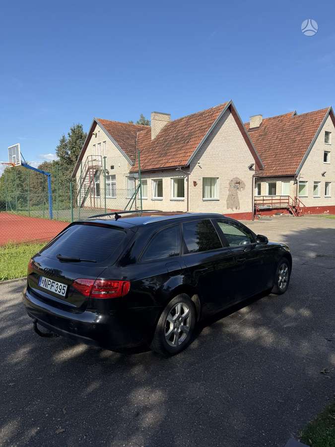 Audi A4 2010 — engine 170 HP (125kW)
