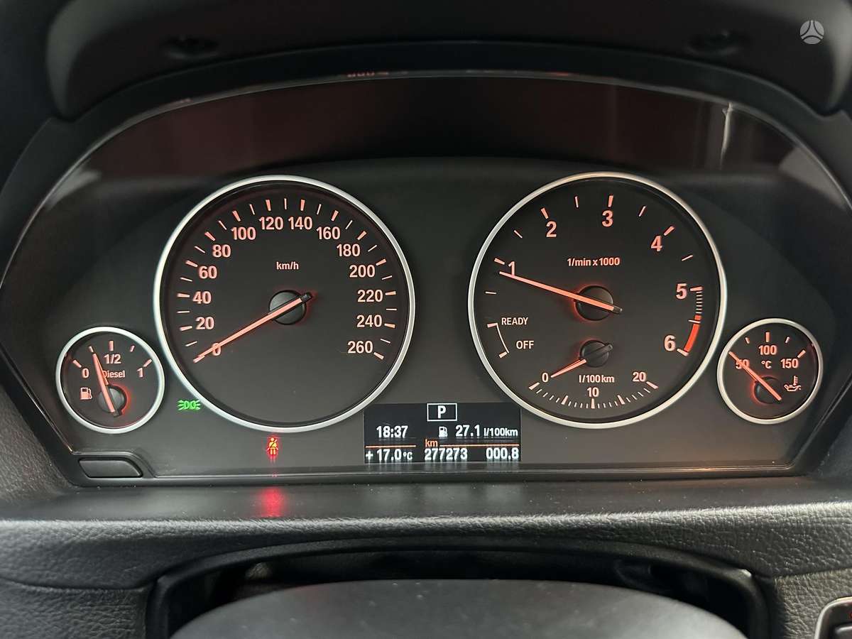 BMW 318 2013 — photo 20