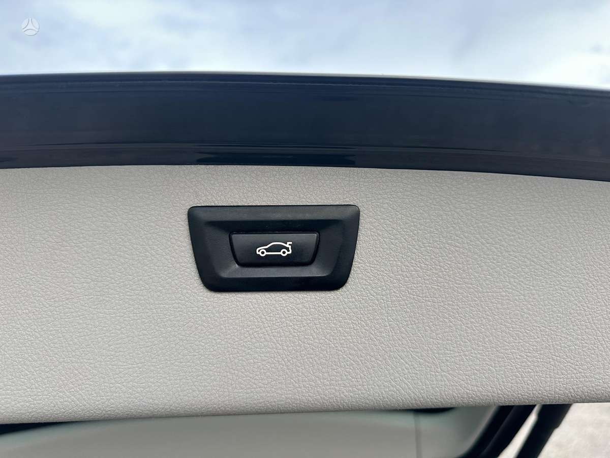BMW 318 2013 — photo 23