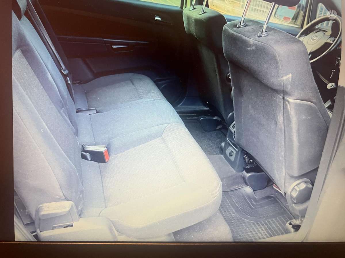 Opel Zafira 2013 — photo 10